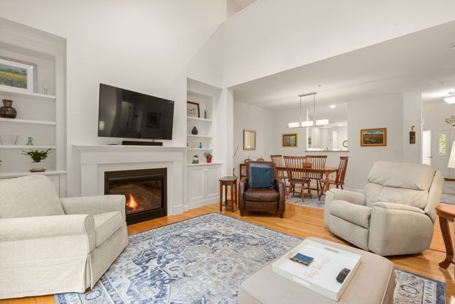 33 Hastings 33, Hudson, MA 01749
