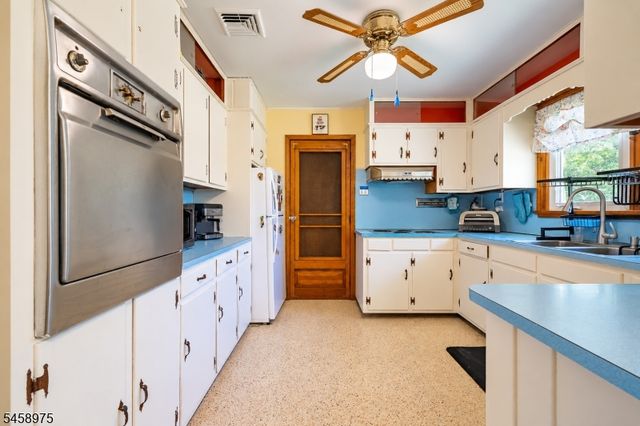 281 E Asbury Anderson Rd, Washington Twp., NJ 07882