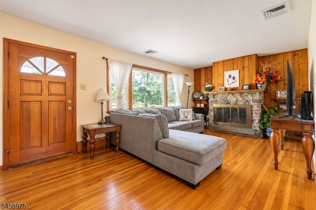 281 E Asbury Anderson Rd, Washington Twp., NJ 07882