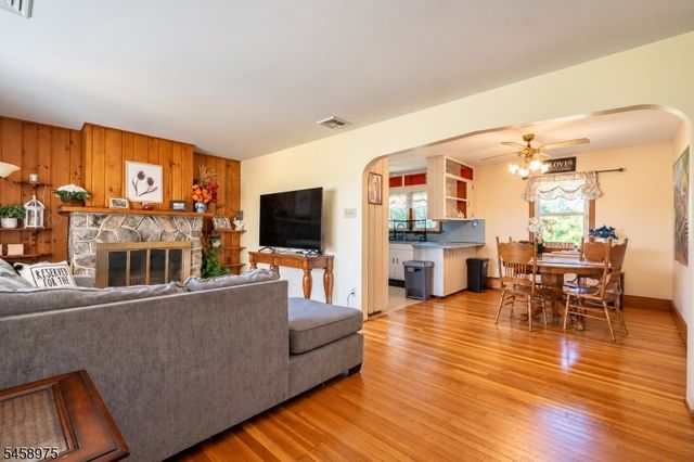 281 E Asbury Anderson Rd, Washington Twp., NJ 07882