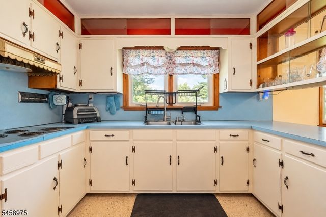281 E Asbury Anderson Rd, Washington Twp., NJ 07882