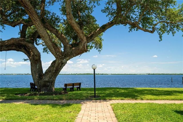 3225 E Riverside DR 51E, Fort Myers, FL 33916