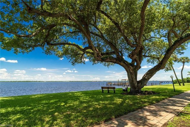 3225 E Riverside DR 51E, Fort Myers, FL 33916