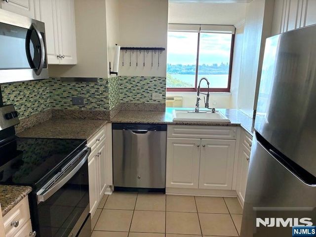 100 Old Palisade Road 1505, Fort Lee, NJ 07024