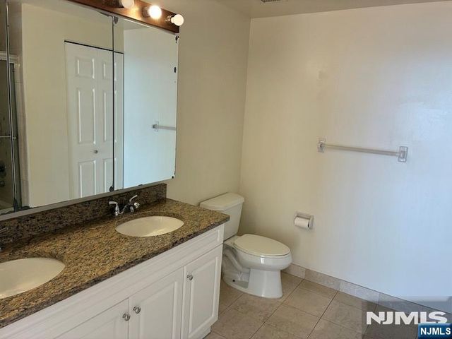 100 Old Palisade Road 1505, Fort Lee, NJ 07024