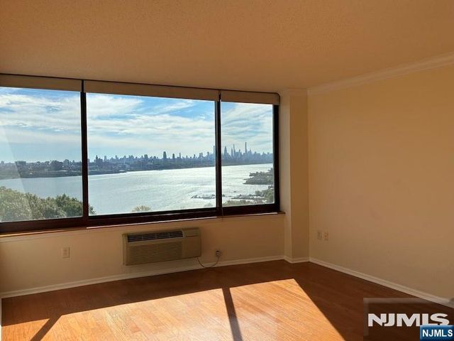 100 Old Palisade Road 1505, Fort Lee, NJ 07024