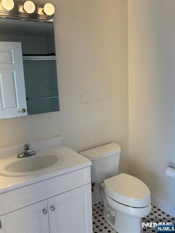 100 Old Palisade Road 1505, Fort Lee, NJ 07024