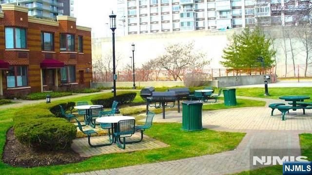 100 Old Palisade Road 1505, Fort Lee, NJ 07024