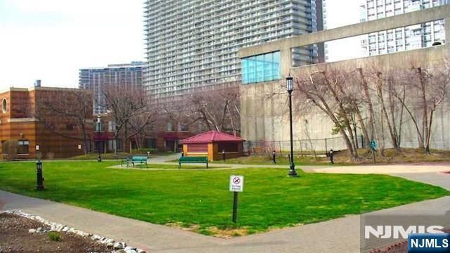 100 Old Palisade Road 1505, Fort Lee, NJ 07024
