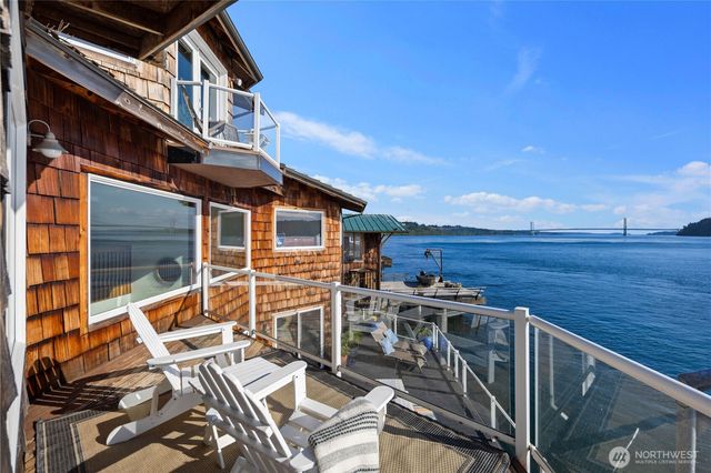 26 N Salmon Beach, Tacoma, WA 98407