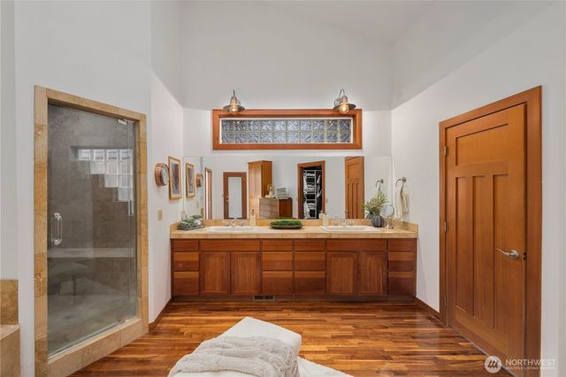 26 N Salmon Beach, Tacoma, WA 98407