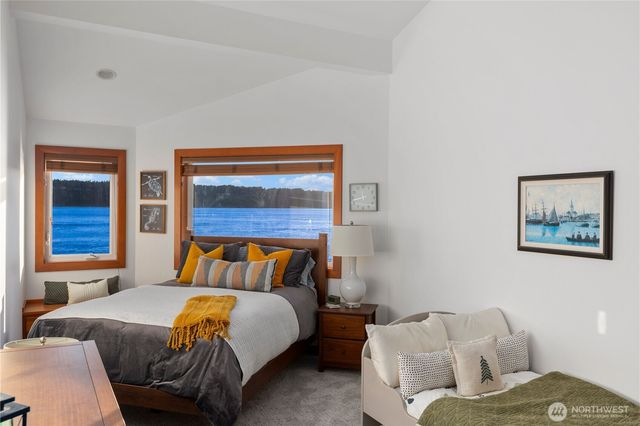 26 N Salmon Beach, Tacoma, WA 98407
