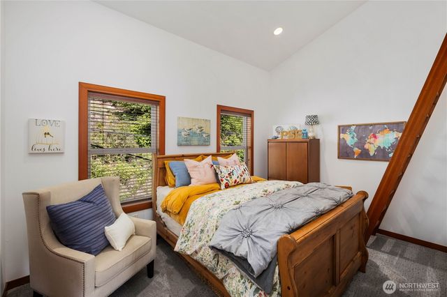 26 N Salmon Beach, Tacoma, WA 98407