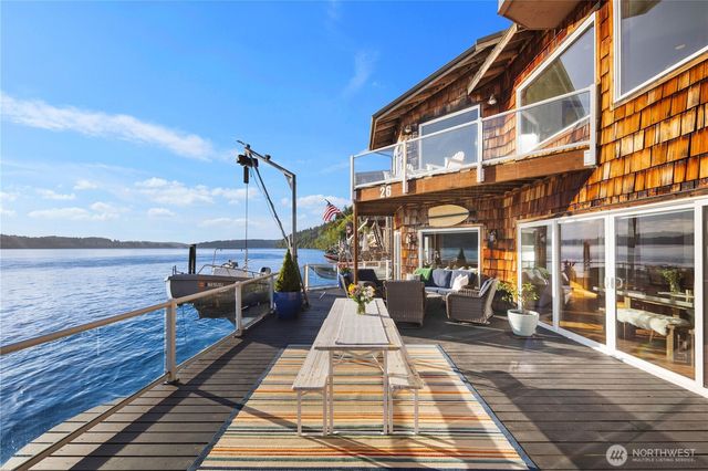 26 N Salmon Beach, Tacoma, WA 98407
