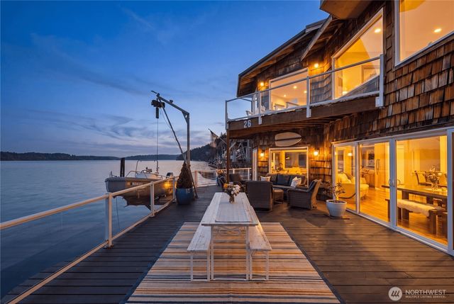 26 N Salmon Beach, Tacoma, WA 98407