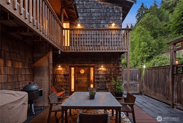 26 N Salmon Beach, Tacoma, WA 98407