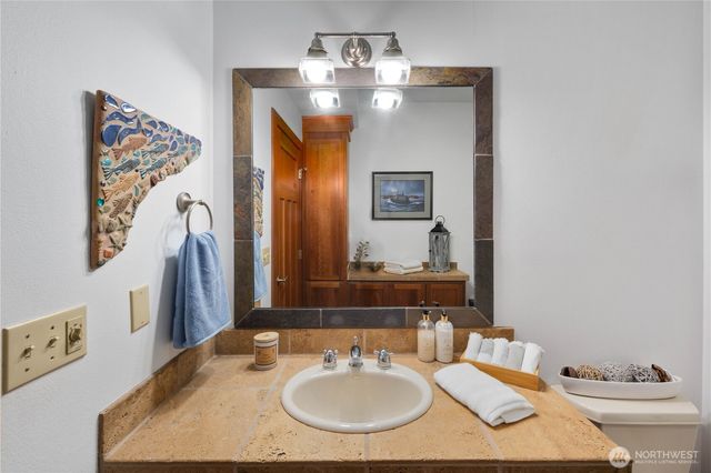26 N Salmon Beach, Tacoma, WA 98407