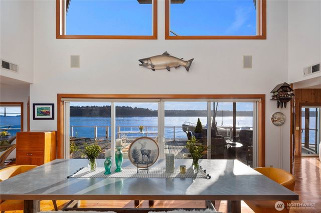 26 N Salmon Beach, Tacoma, WA 98407