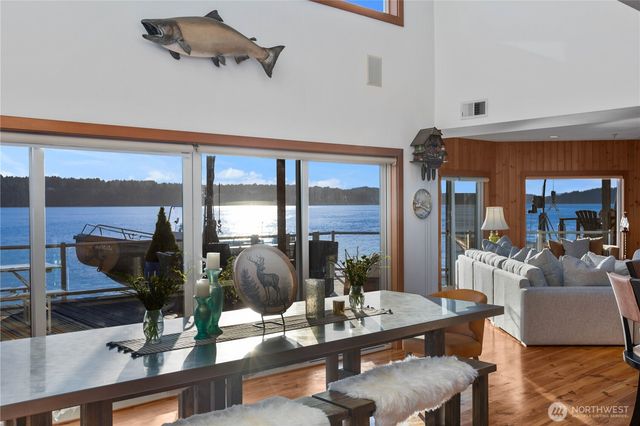 26 N Salmon Beach, Tacoma, WA 98407