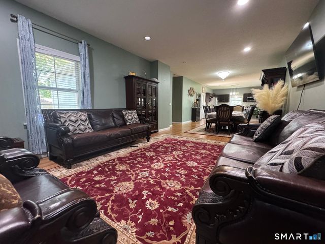 987 Silver Lane, East Hartford, CT 06118