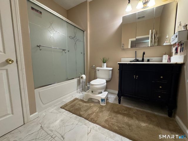 987 Silver Lane, East Hartford, CT 06118
