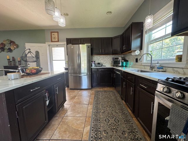 987 Silver Lane, East Hartford, CT 06118