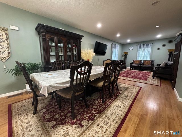 987 Silver Lane, East Hartford, CT 06118