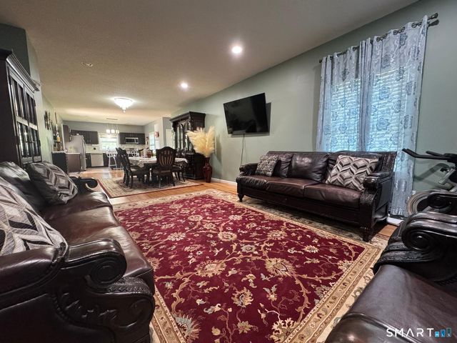 987 Silver Lane, East Hartford, CT 06118