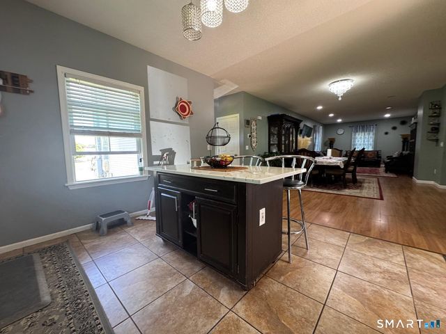 987 Silver Lane, East Hartford, CT 06118