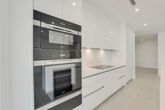 220 Lake Shore Drive 704, Lake Park, FL 33403