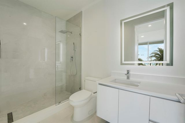 220 Lake Shore Drive 704, Lake Park, FL 33403