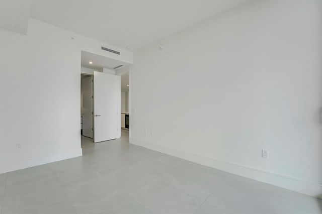 220 Lake Shore Drive 704, Lake Park, FL 33403