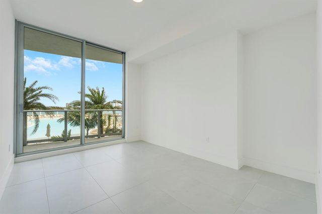 220 Lake Shore Drive 704, Lake Park, FL 33403