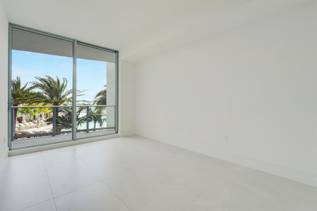 220 Lake Shore Drive 704, Lake Park, FL 33403