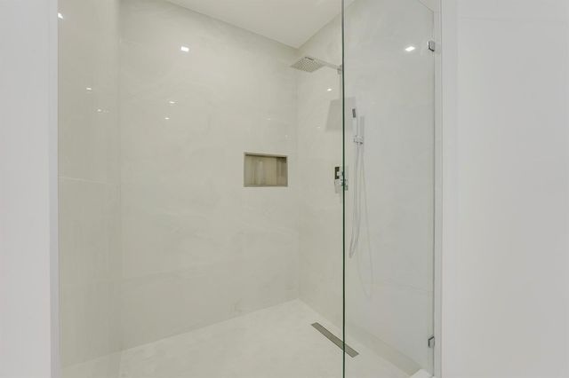 220 Lake Shore Drive 704, Lake Park, FL 33403