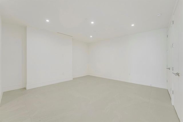 220 Lake Shore Drive 704, Lake Park, FL 33403