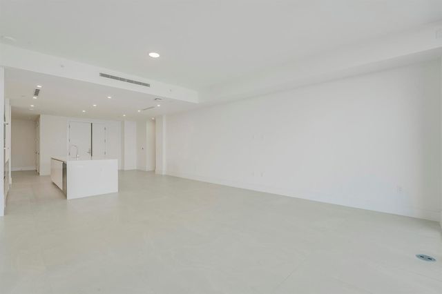 220 Lake Shore Drive 704, Lake Park, FL 33403