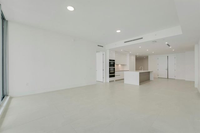220 Lake Shore Drive 704, Lake Park, FL 33403