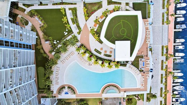 220 Lake Shore Drive 704, Lake Park, FL 33403