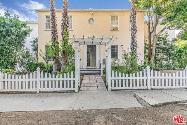 1352 Ocean Park Boulevard D, Santa Monica, CA 90405