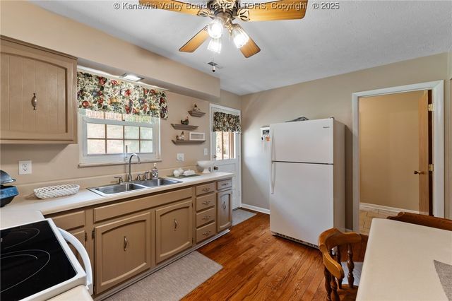 2003 Martins Branch Road, Charleston, WV 25312