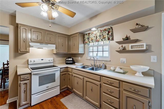 2003 Martins Branch Road, Charleston, WV 25312