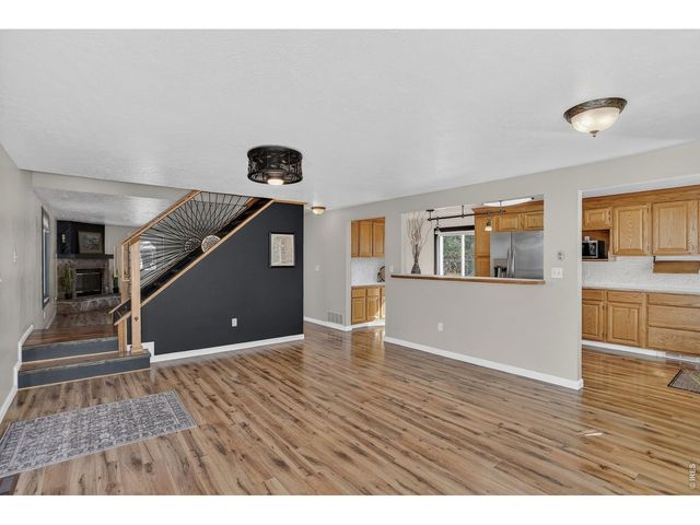 582 Highland Dr, Longmont, CO 80504