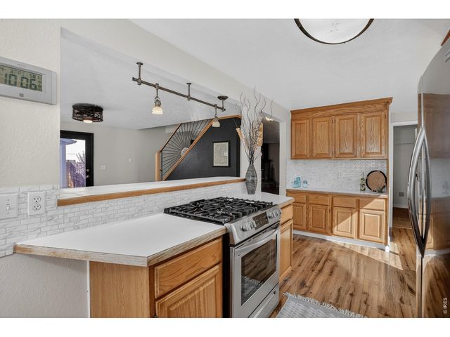 582 Highland Dr, Longmont, CO 80504