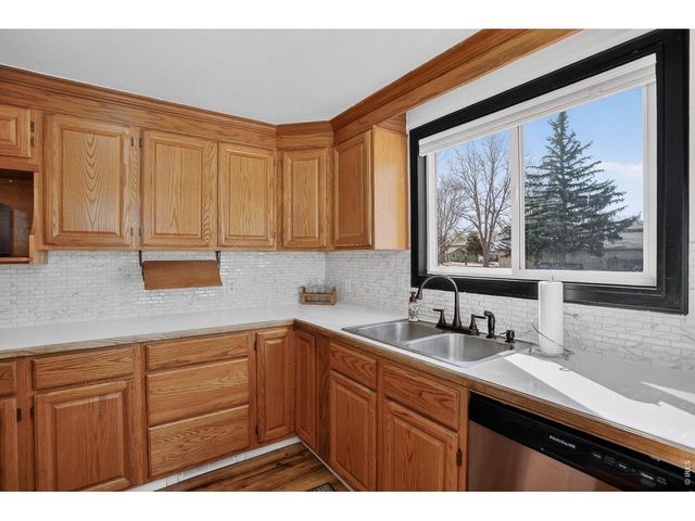 582 Highland Dr, Longmont, CO 80504