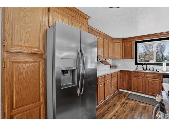 582 Highland Dr, Longmont, CO 80504