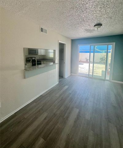 5266 TENNIS COURT CIRCLE, Tampa, FL 33617