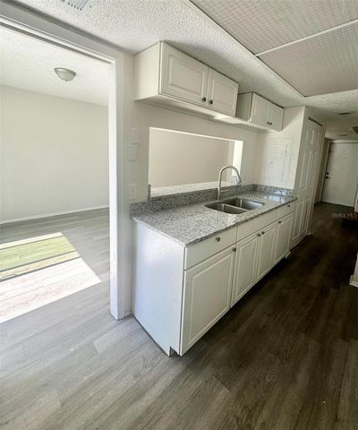 5266 TENNIS COURT CIRCLE, Tampa, FL 33617