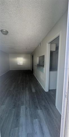 5266 TENNIS COURT CIRCLE, Tampa, FL 33617