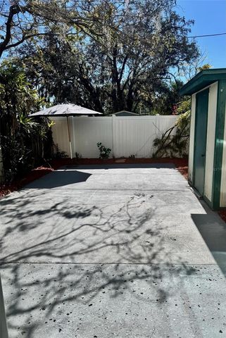 5266 TENNIS COURT CIRCLE, Tampa, FL 33617